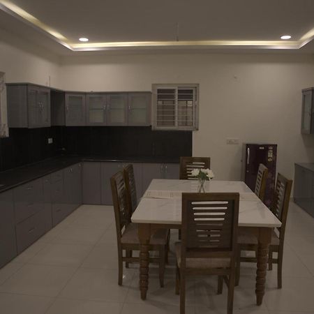Dcasa Apartment Hotel Hyderabad Eksteriør billede