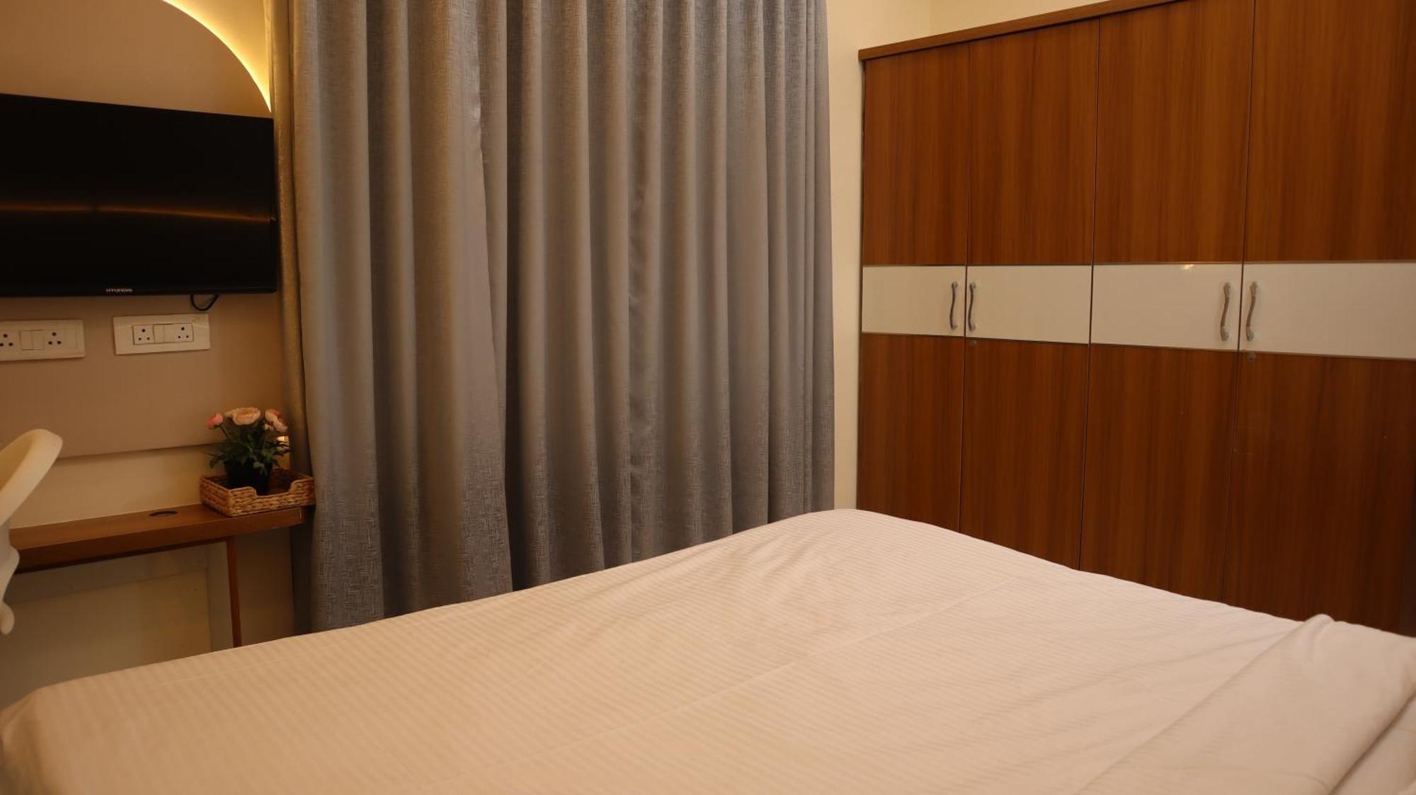Dcasa Apartment Hotel Hyderabad Eksteriør billede