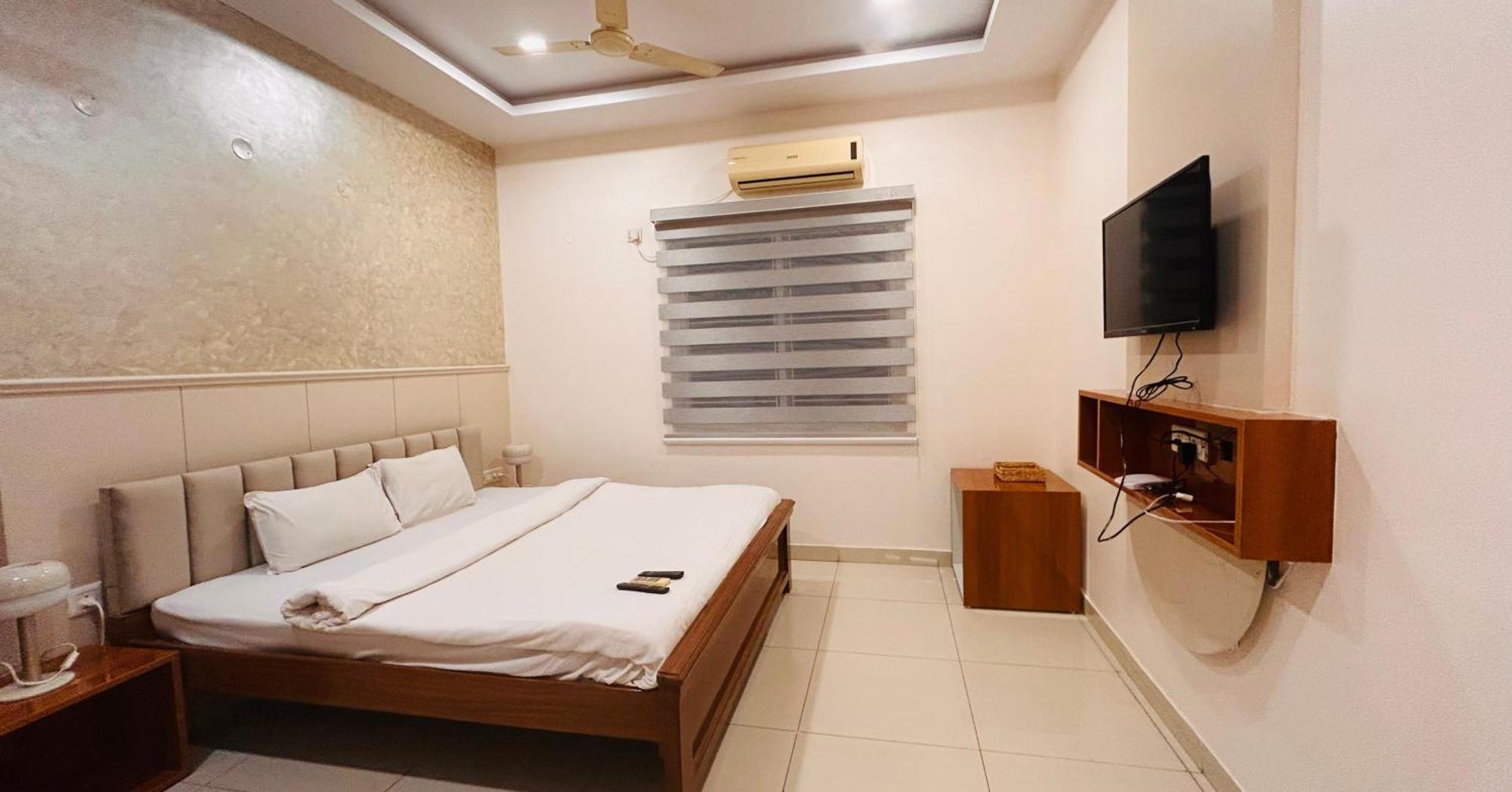 Dcasa Apartment Hotel Hyderabad Eksteriør billede