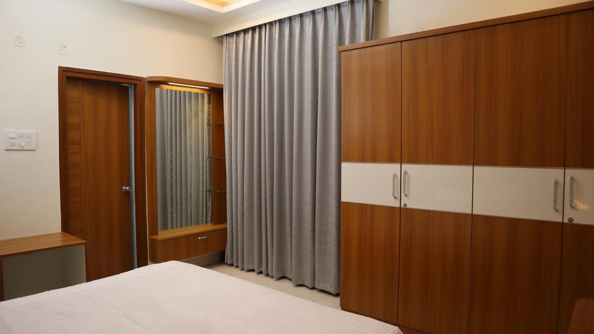 Dcasa Apartment Hotel Hyderabad Eksteriør billede